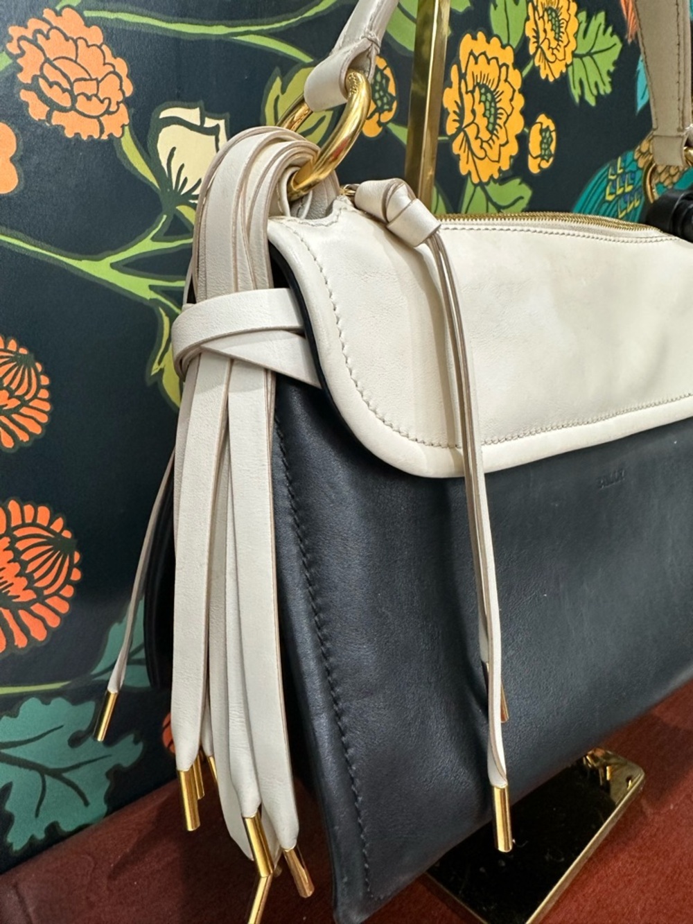 Bally Kyrah Black Ivory Leather Shoulder Bag Tassel Detail Top Handle Italy - Picture 5 of 13